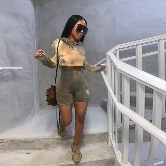 Two piece fall fit - Picture 1 of 1